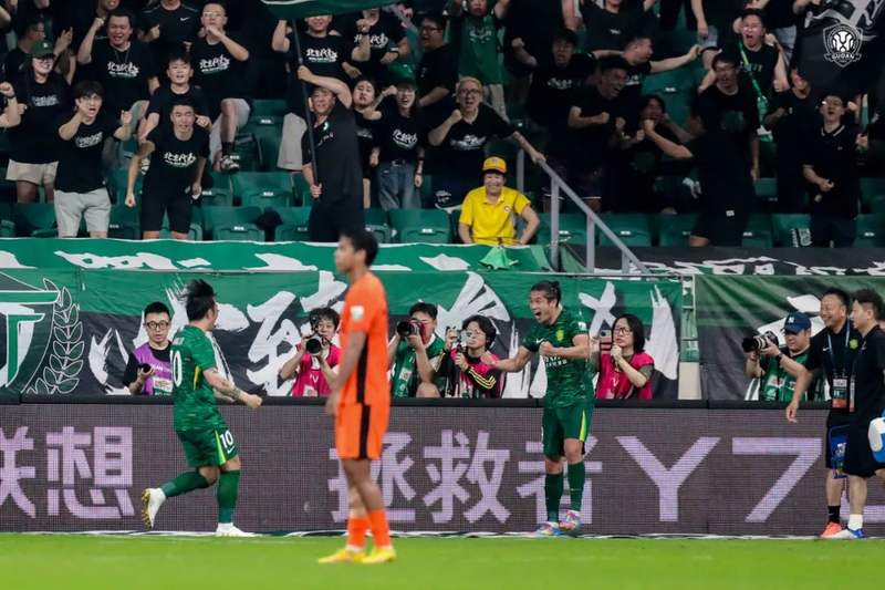 北京国安在欧洲杯中打出碾压，被誉为观众齐声高喊