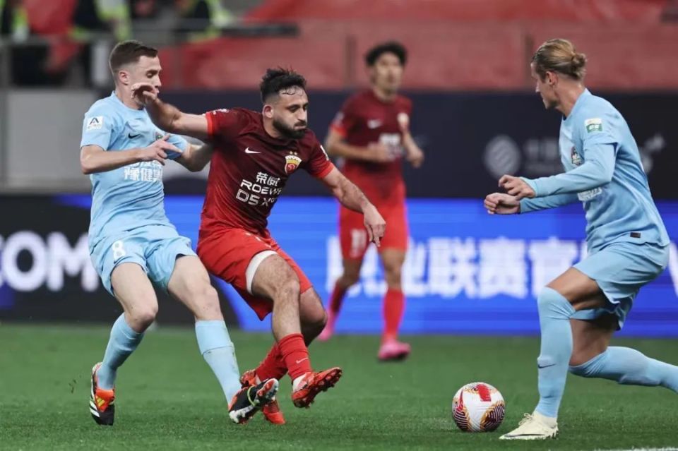 关于上海海港成为本场最大亮点，中超瞬间破防，失误的信息