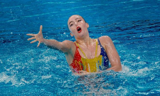 爱游戏平台-关于花样游泳队花样出击，华丽获得银牌高光时刻的信息