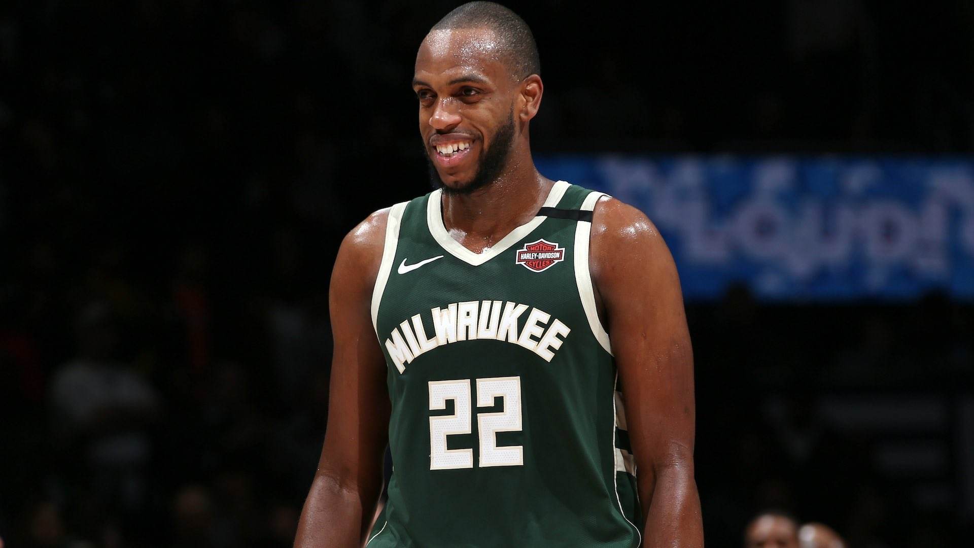 爱游戏在线-雄鹿队年轻球员突破重围，成为球队未来希望