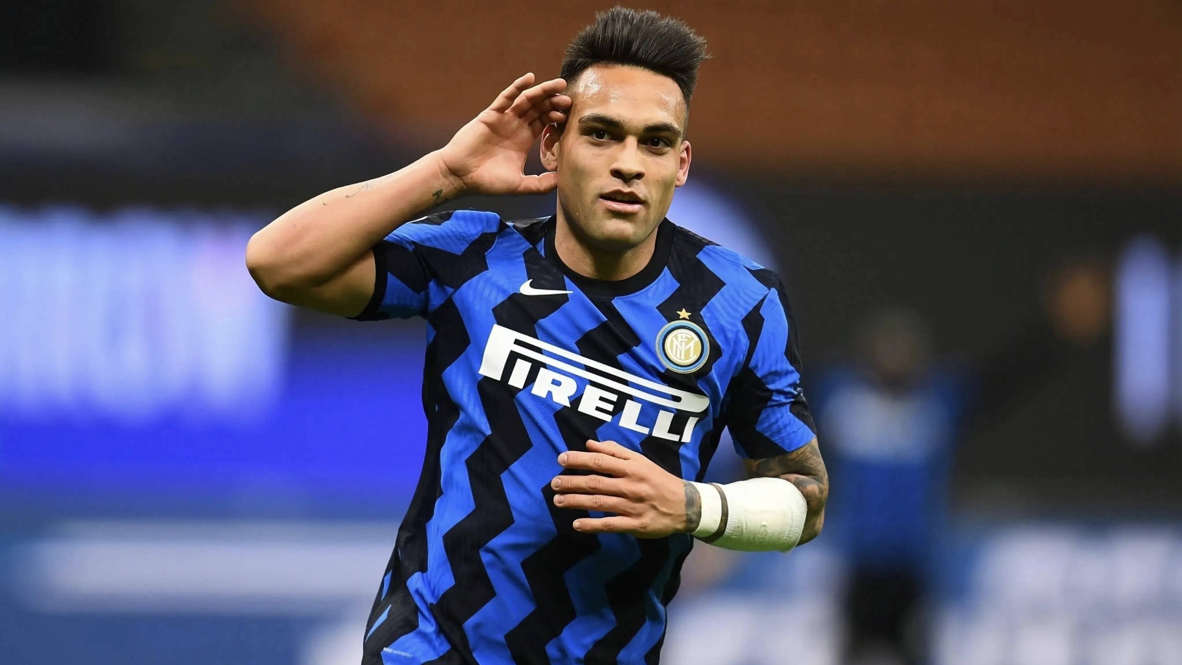 包含拉齐奥中场状态火爆，助球队保持不败纪录的词条