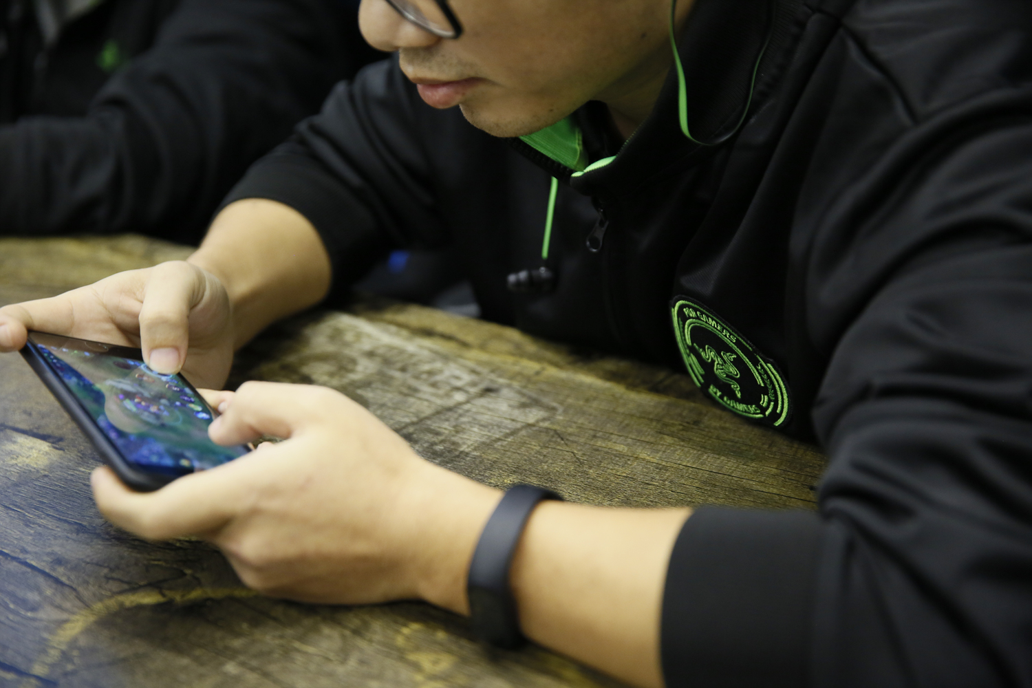 爱游戏官网入口-法国射击队表现稳健，夺得王者之矛