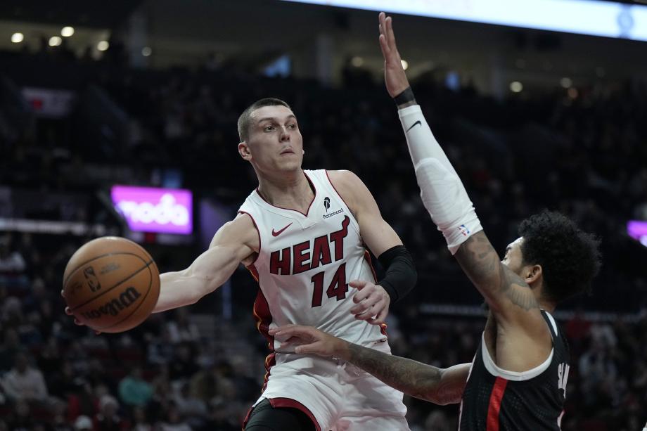 爱游戏在线登录-关于热火客场力克开拓者，骑士豪取连胜的信息