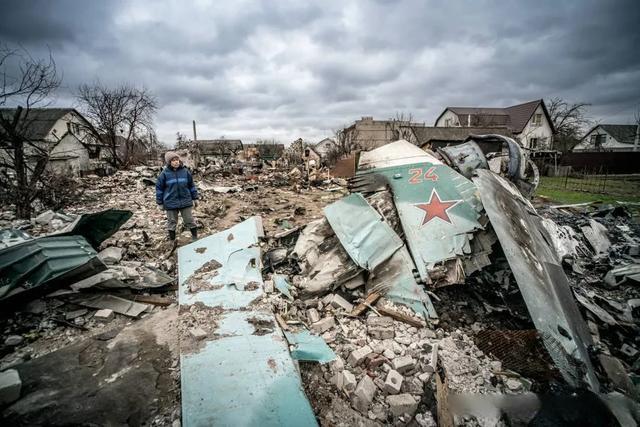 黄金十分钟狂轰炸，球队瞬间扭转比赛局势的简单介绍