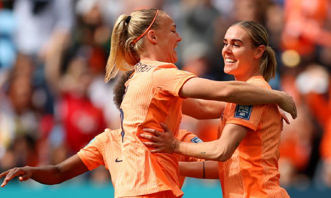 爱游戏登录入口-希腊女足逆袭晋级八强，男足遭遇连败的简单介绍