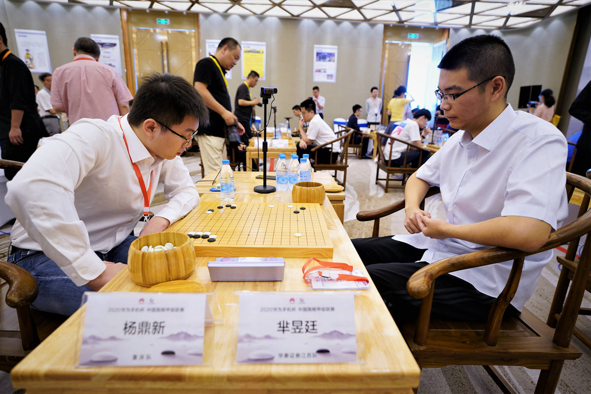 爱游戏网站入口-杭州队士气高昂锁定胜局，展现雄风