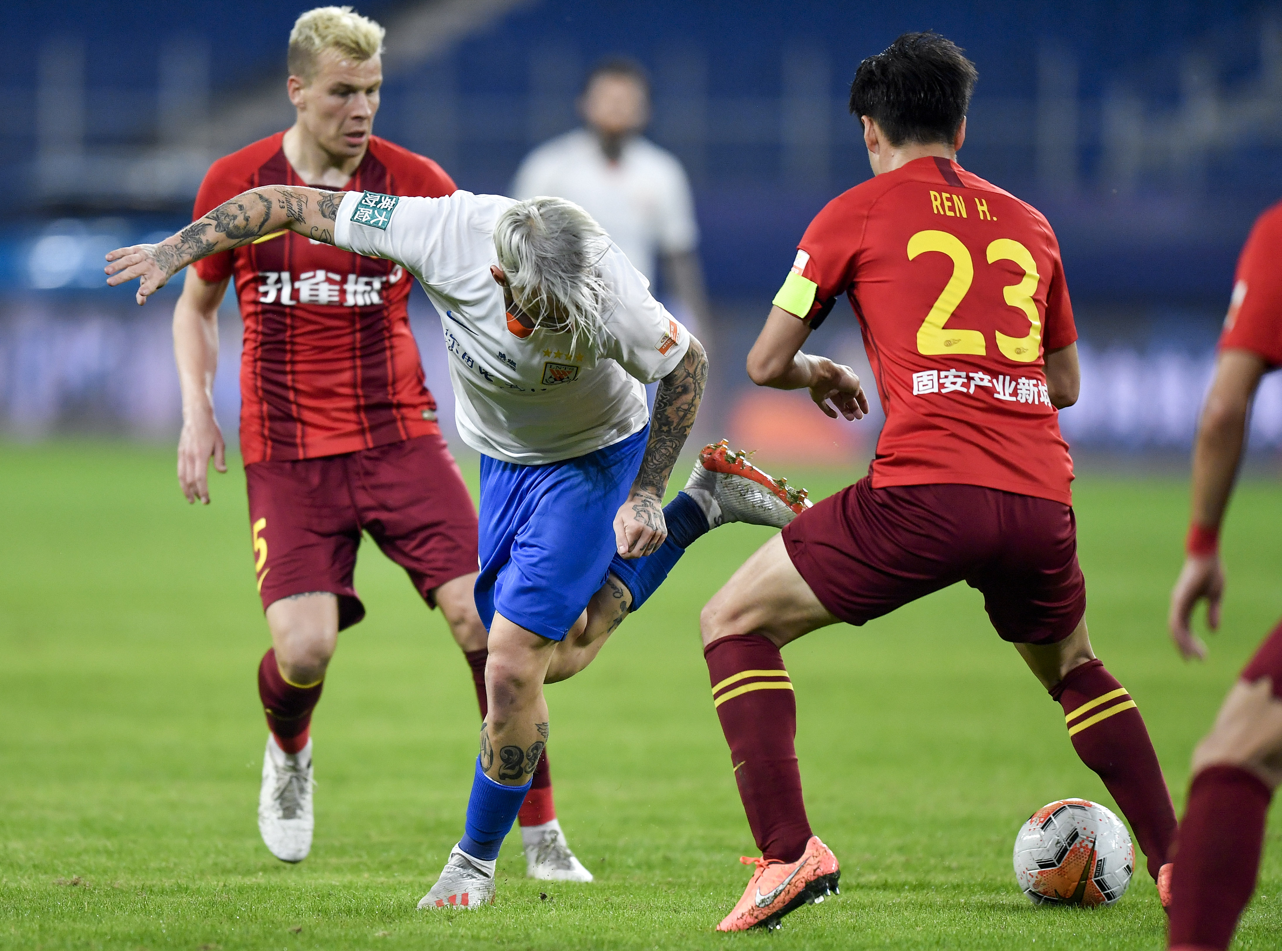 包含恒大主场战平鲁能，多点比赛的词条